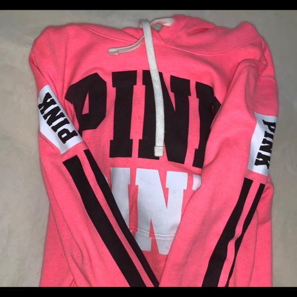‘PINK’ HOODIES💖 - Picture 2 of 4